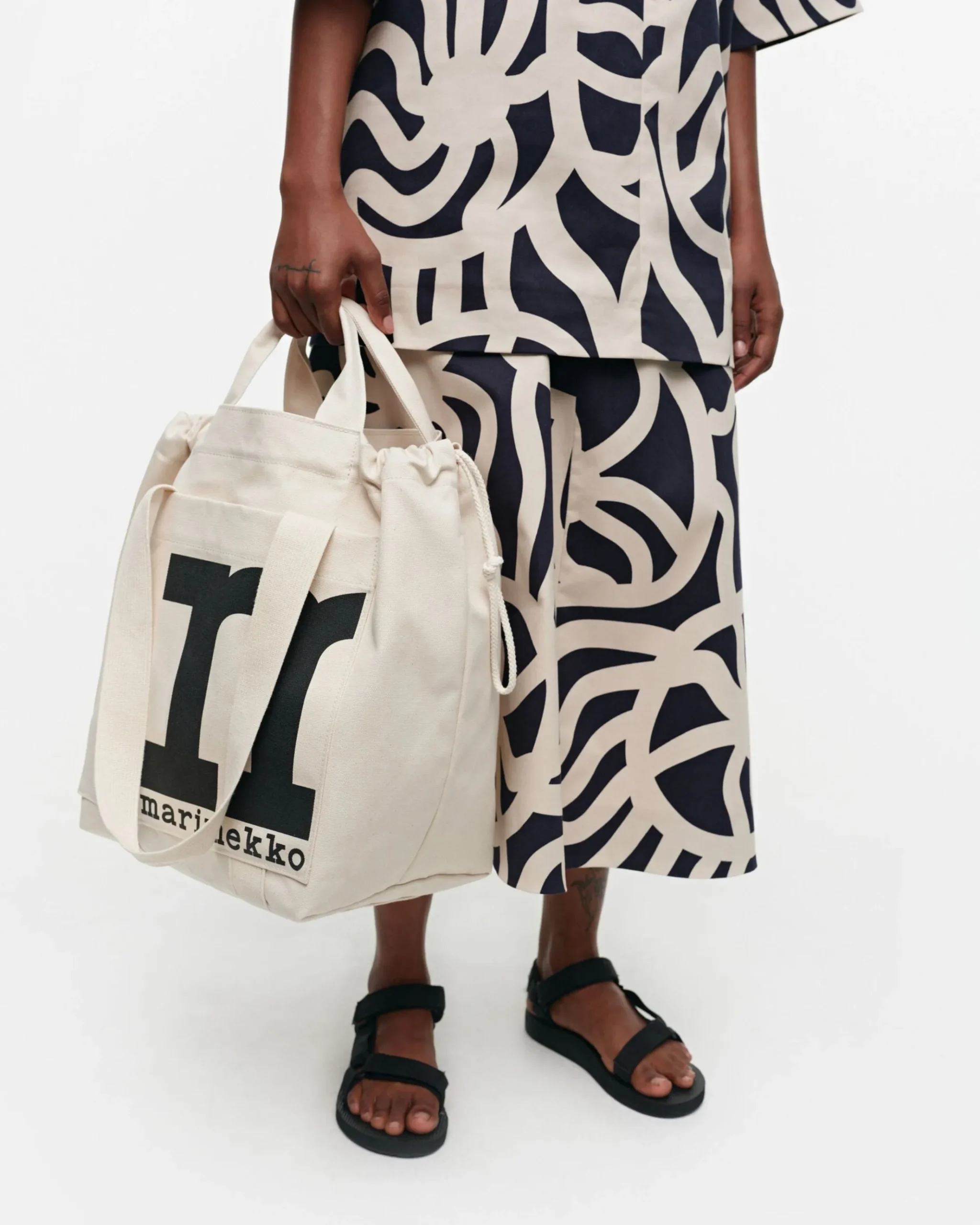 Mono City Tote Solid Olkalaukku