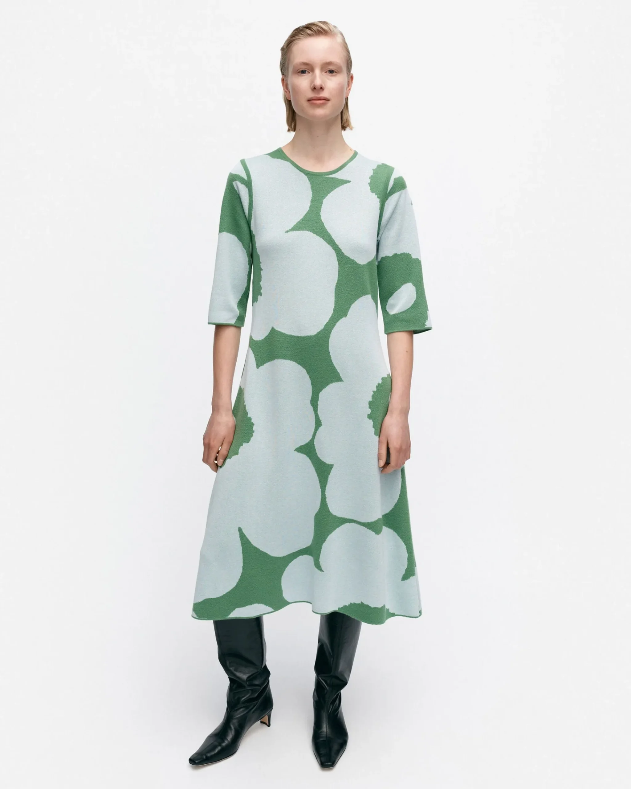 Pointti Unikko Villaneulemekko